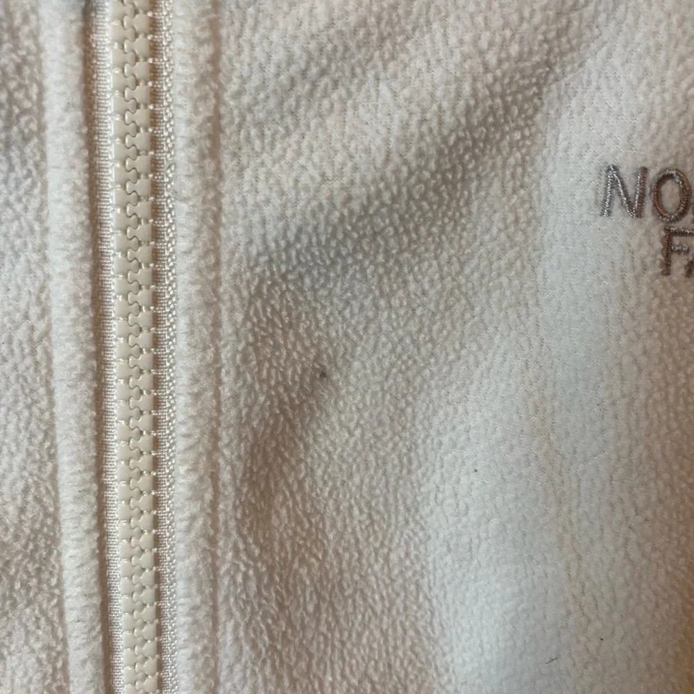 The North Face jacket. - Picture 3 of 5